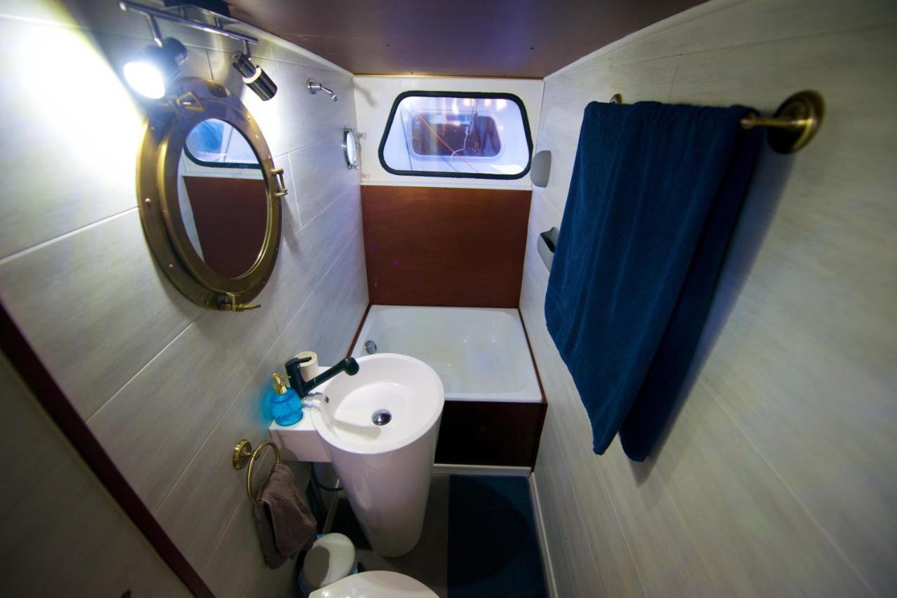 Homeboat-Bateau Hotel Geneva Exterior photo